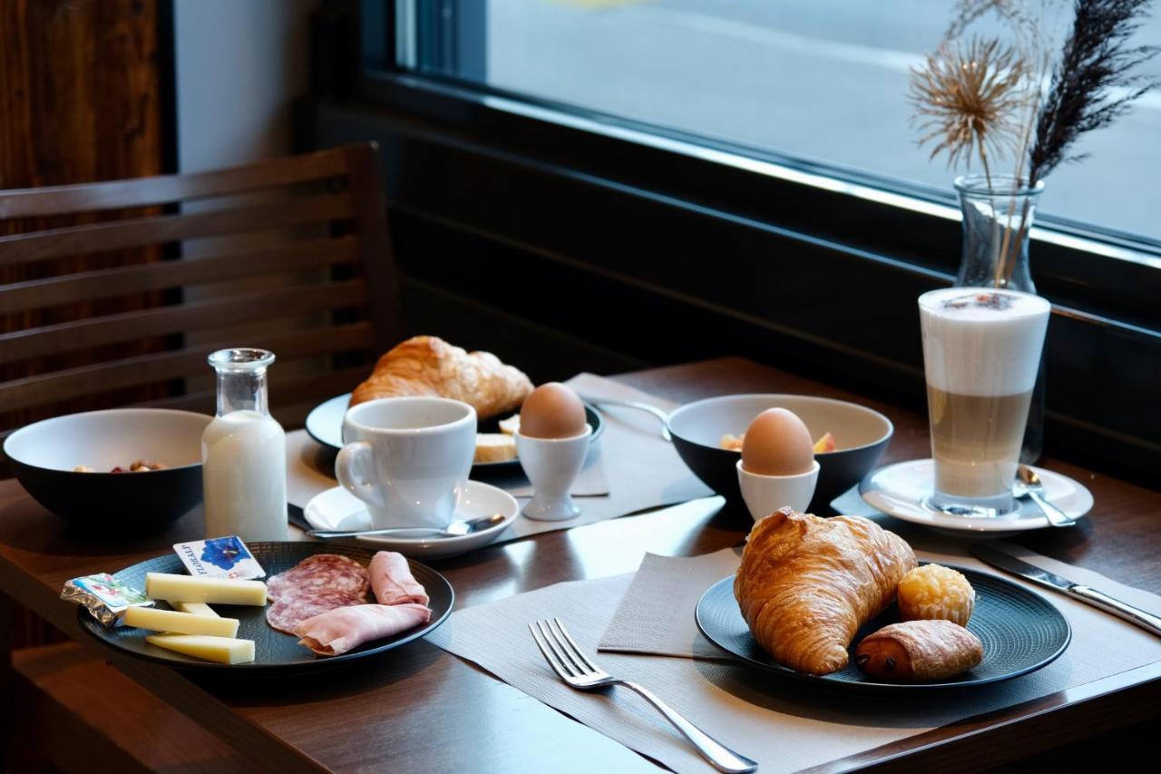 Hotel Oasis Moutier Eksteriør bilde